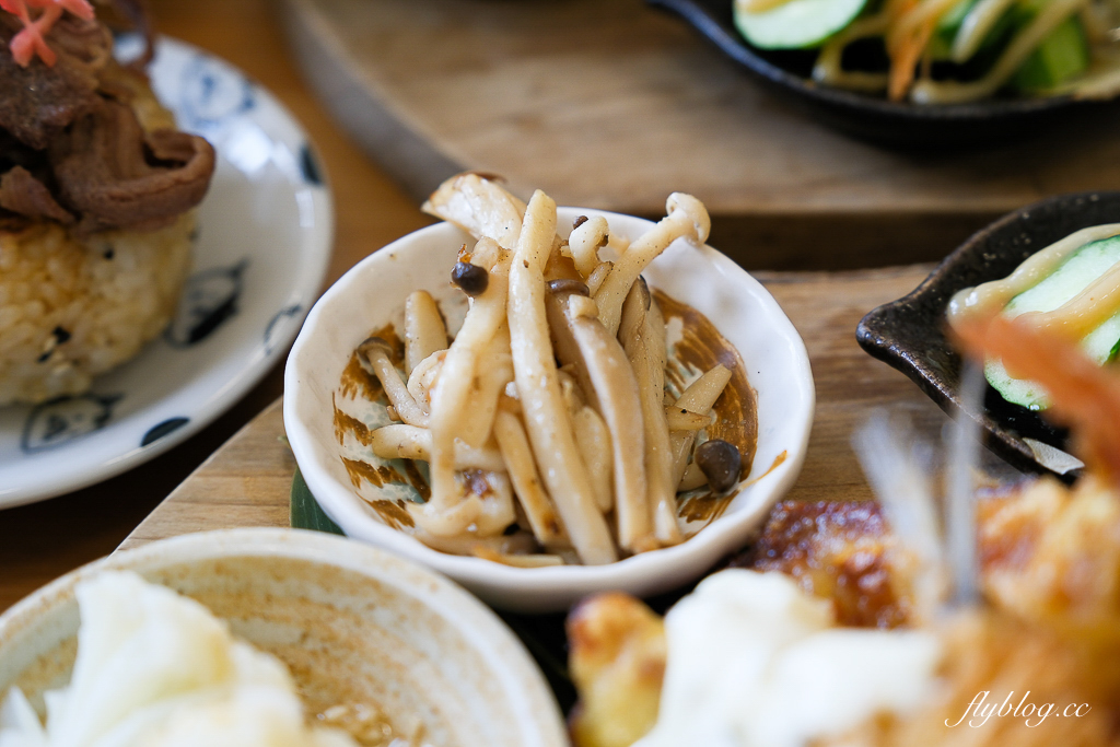 台中西區｜莯莯朝朝小食院．台中日式定食專賣，吃得到日式烤飯糰 @飛天璇的口袋