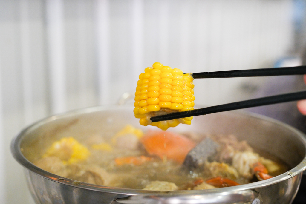 台中北屯｜味首席紅蟳薑母鴨．現點現撈的紅蟳，還有鹹菜鴨肉湯，一年四季不休息 @飛天璇的口袋