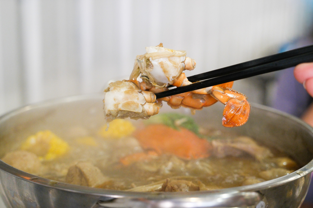 台中北屯｜味首席紅蟳薑母鴨．現點現撈的紅蟳，還有鹹菜鴨肉湯，一年四季不休息 @飛天璇的口袋