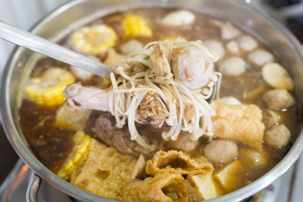 台中北屯｜味首席紅蟳薑母鴨．現點現撈的紅蟳，還有鹹菜鴨肉湯，一年四季不休息 @飛天璇的口袋