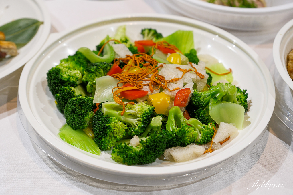 【2026台中年菜推薦】印月外帶年菜．當天現做年夜飯複熱即食，帝王蟹、白鯧、櫻花蝦米糕、花膠魚翅雞湯 @飛天璇的口袋