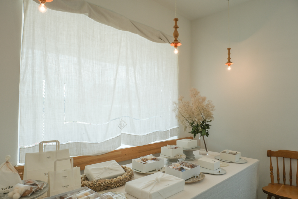 日本北海道｜pâtisserie Toriko トリコ．美瑛鎮上法式甜點店，必點人氣可麗露 @飛天璇的口袋