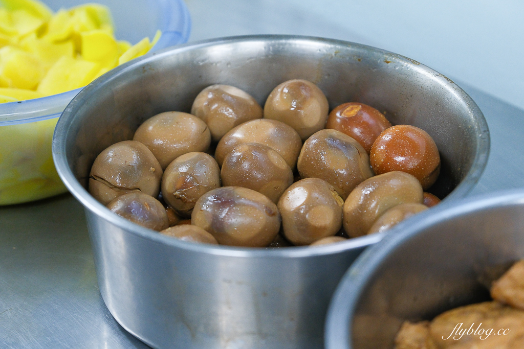 【圓光排肉餐盒】頭份國光客運旁便當搬家了,66年的老店老闆娘親自掌廚 @飛天璇的口袋 【圓光排肉餐盒】頭份國光客運旁便當搬家了,66年的老店老闆娘親自掌廚 @飛天璇的口袋