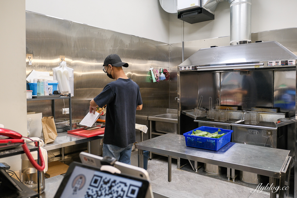 台中北屯｜炸滋滋．乾淨有質感小菜免費送，北屯洲際棒球場鹹酥雞 @飛天璇的口袋