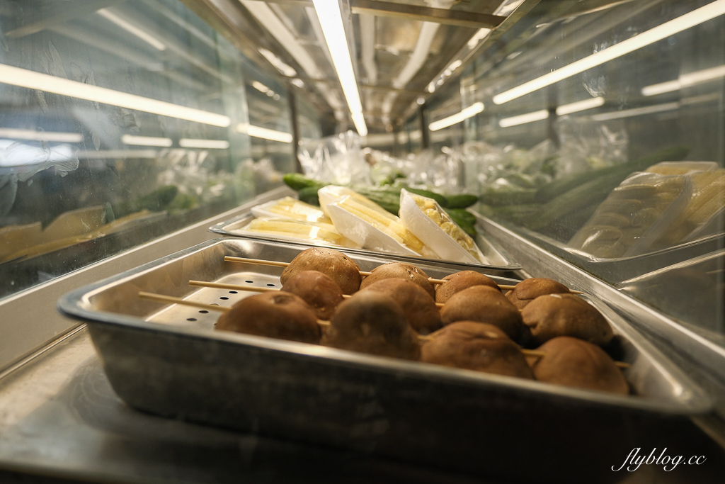 台中北屯｜炸滋滋．乾淨有質感小菜免費送，北屯洲際棒球場鹹酥雞 @飛天璇的口袋