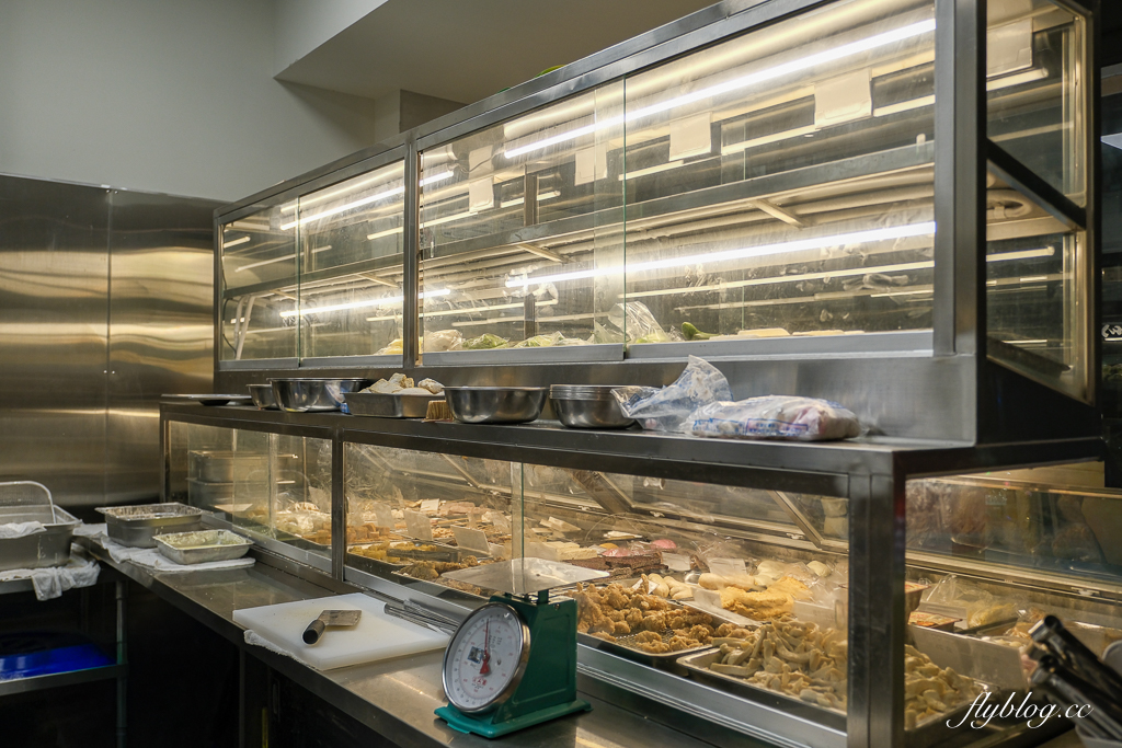 台中北屯｜炸滋滋．乾淨有質感小菜免費送，北屯洲際棒球場鹹酥雞 @飛天璇的口袋