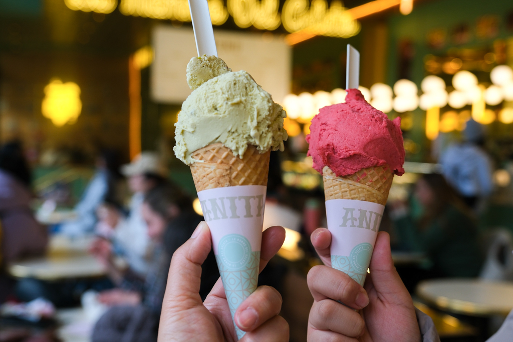 【台中麻辣火鍋】麻辣人家火鍋店。多位名人造訪的火鍋店，有鴛鴦鍋可以選擇，餐點中規中矩，不過生意還不錯 @飛天璇的口袋