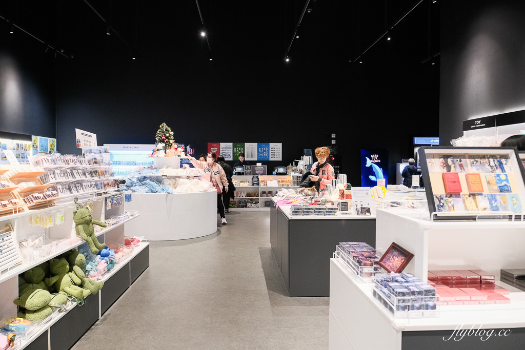 韓國釜山｜ARTE MUSEUM．全球最大沉浸式光影美術館，19個主題展覽區美拍 @飛天璇的口袋