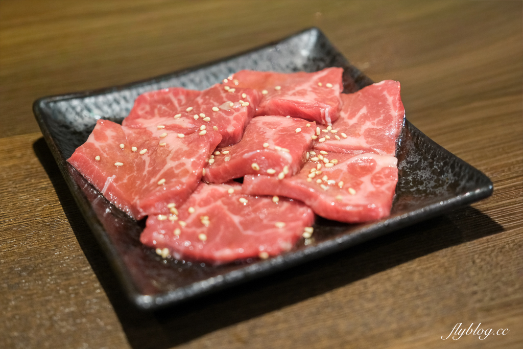 日本北海道｜炭火ホルモン きくち家．旭川人氣燒肉餐廳，必點各式鹽味內臟類 @飛天璇的口袋