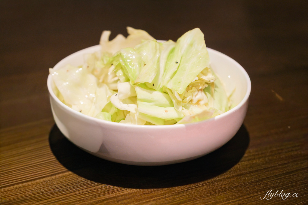 日本北海道｜炭火ホルモン きくち家．旭川人氣燒肉餐廳，必點各式鹽味內臟類 @飛天璇的口袋