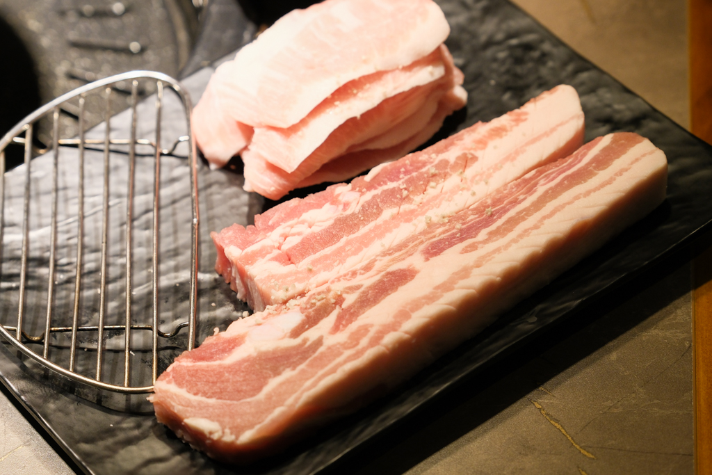 韓國釜山｜烏龜小區釜山Yeondo店．影島高CP值烤肉店，一個人均消不到500台幣 @飛天璇的口袋