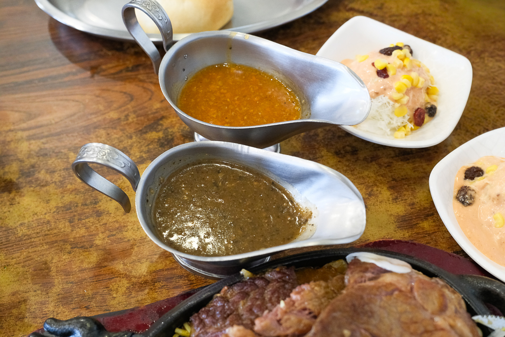 彰化美食｜慶豐牛排專賣店．平日中午排隊半個小時起跳，彰化最火爆的平價牛排 @飛天璇的口袋