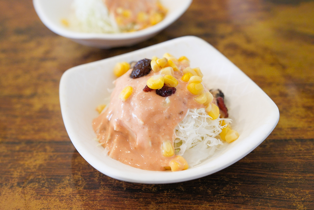 彰化美食｜慶豐牛排專賣店．平日中午排隊半個小時起跳，彰化最火爆的平價牛排 @飛天璇的口袋