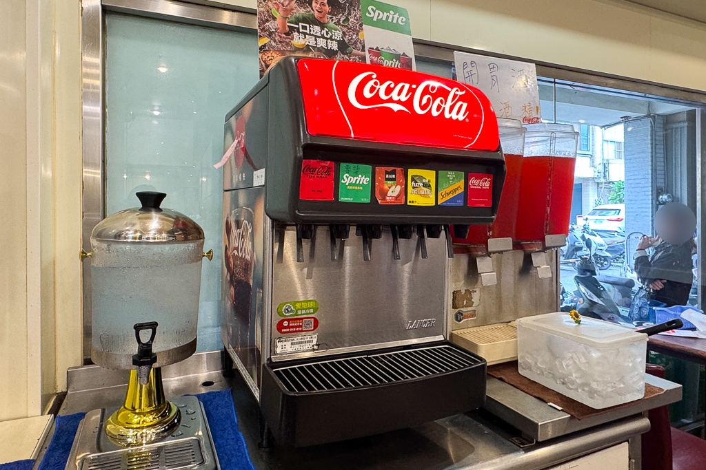 彰化美食｜慶豐牛排專賣店．平日中午排隊半個小時起跳，彰化最火爆的平價牛排 @飛天璇的口袋