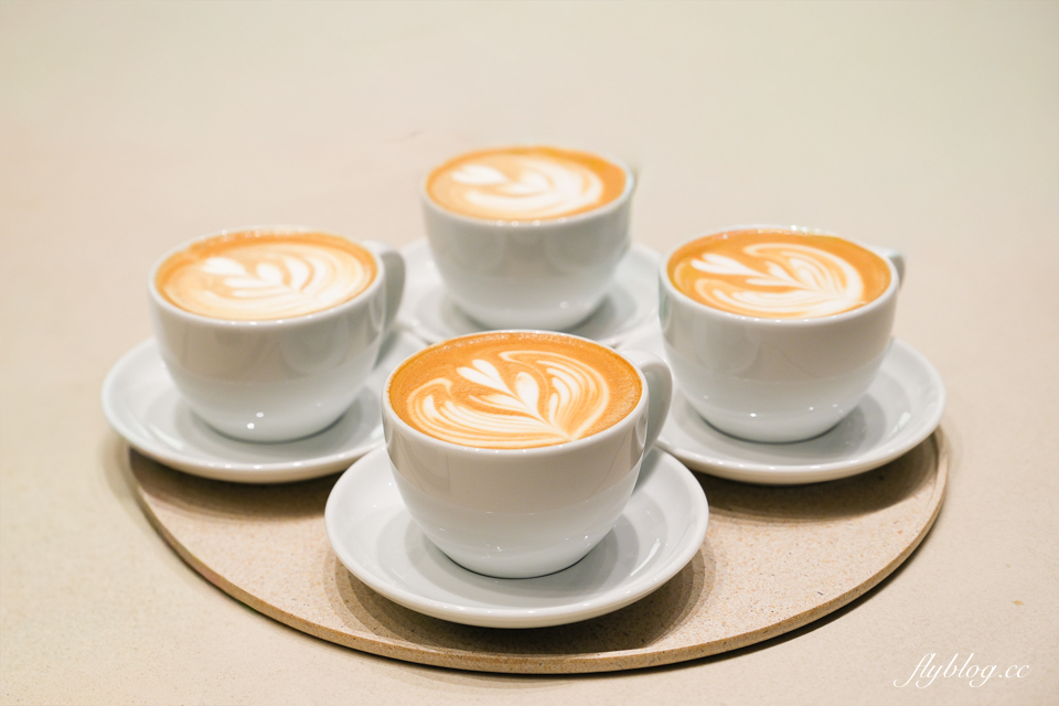 韓國釜山｜MOMOS COFFEE．韓國首位世界咖啡師冠軍，影島倉庫風咖啡館推薦 @飛天璇的口袋