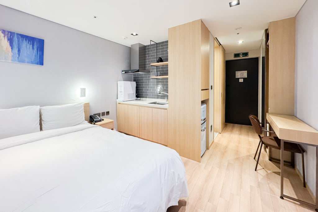 八月堂┃台中北區：殿堂級可頌台中也吃的到，繽紛草莓和青森蘋果季節限定，買7送1自用送禮都划算 @飛天璇的口袋