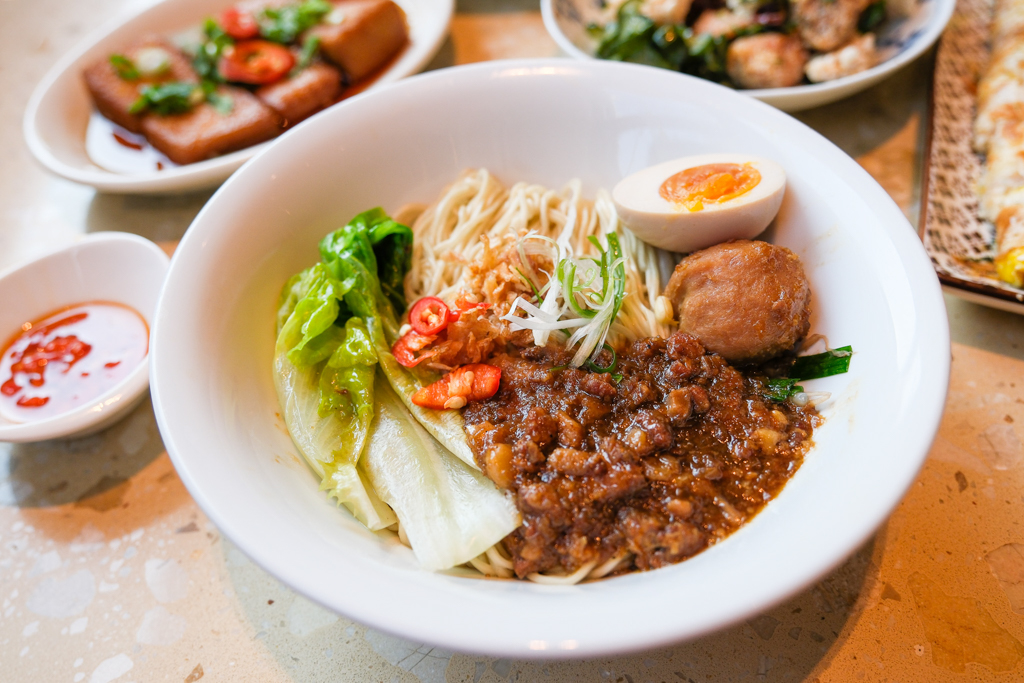 台中北屯｜豐生茶館 梅川東店．萬客什鍋新茶飲品牌，從早上營業到凌晨宵夜場 @飛天璇的口袋