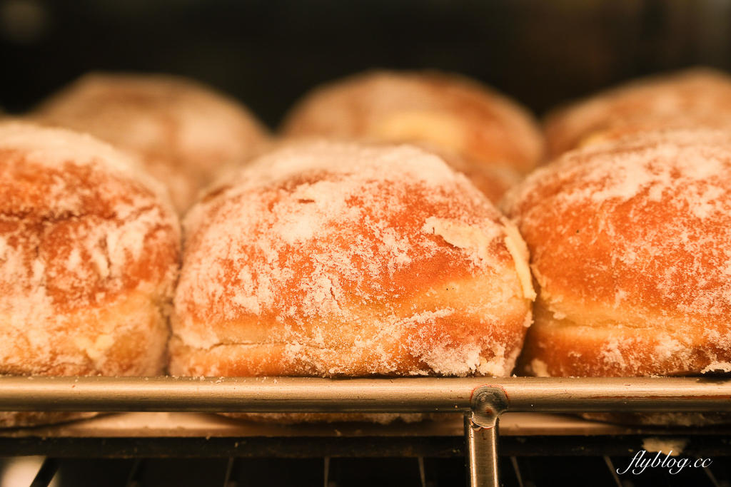 紐西蘭南島｜Fergbaker．皇后鎮漢堡老闆開的，香草奶油甜甜圈一定要吃 @飛天璇的口袋
