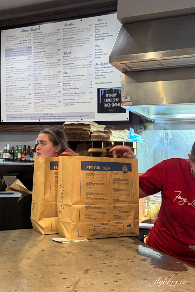 紐西蘭南島|Fergburger.CNN評為全世界最好吃的漢堡,紐西蘭皇后鎮必吃美食推薦 @飛天璇的口袋 紐西蘭南島|Fergburger.CNN評為全世界最好吃的漢堡,紐西蘭皇后鎮必吃美食推薦 @飛天璇的口袋