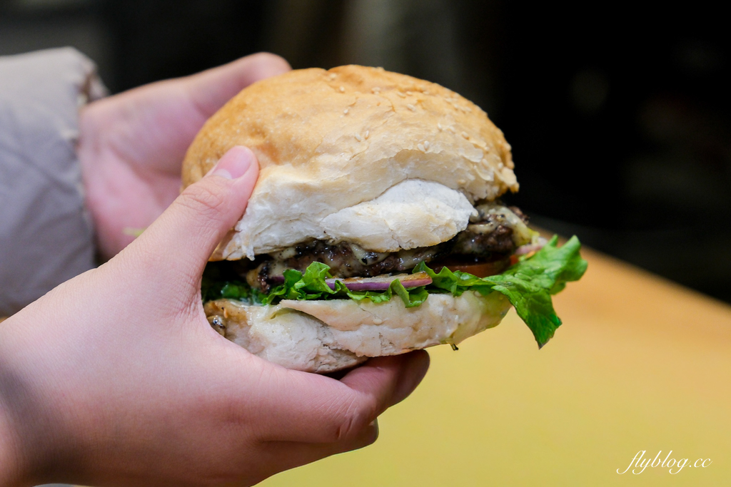 紐西蘭南島|Fergburger.CNN評為全世界最好吃的漢堡,紐西蘭皇后鎮必吃美食推薦 @飛天璇的口袋 紐西蘭南島|Fergburger.CNN評為全世界最好吃的漢堡,紐西蘭皇后鎮必吃美食推薦 @飛天璇的口袋