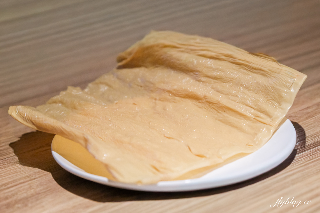 台中北屯｜老沙茶潮汕火鍋．食材有水準價位偏高，海鮮和肉品都很新鮮 @飛天璇的口袋