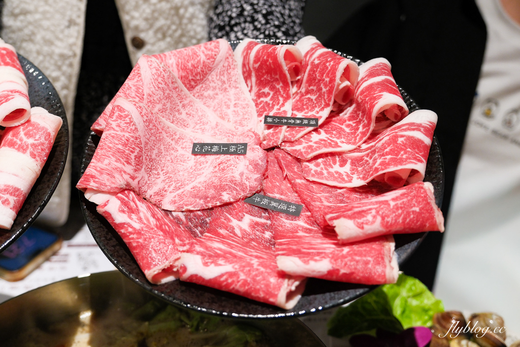 台中北屯｜老沙茶潮汕火鍋．食材有水準價位偏高，海鮮和肉品都很新鮮 @飛天璇的口袋