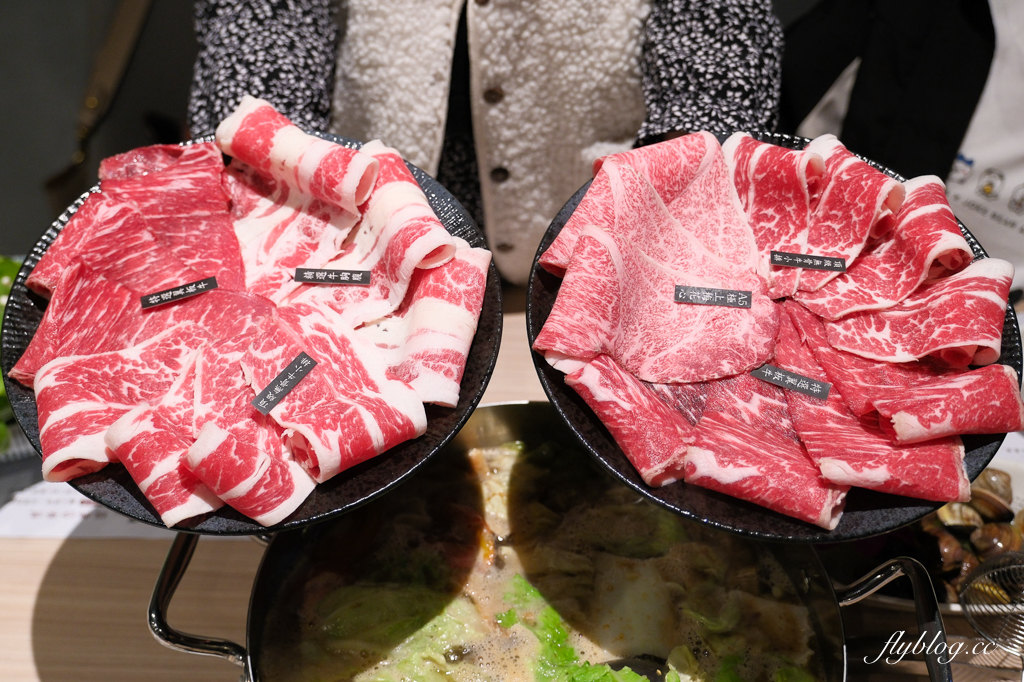 蝦米工坊｜可愛的河童仙貝，還有多達12種口味的蝦米彎菓，一口接一口愈吃愈涮嘴，台南好吃伴手禮推薦 @飛天璇的口袋