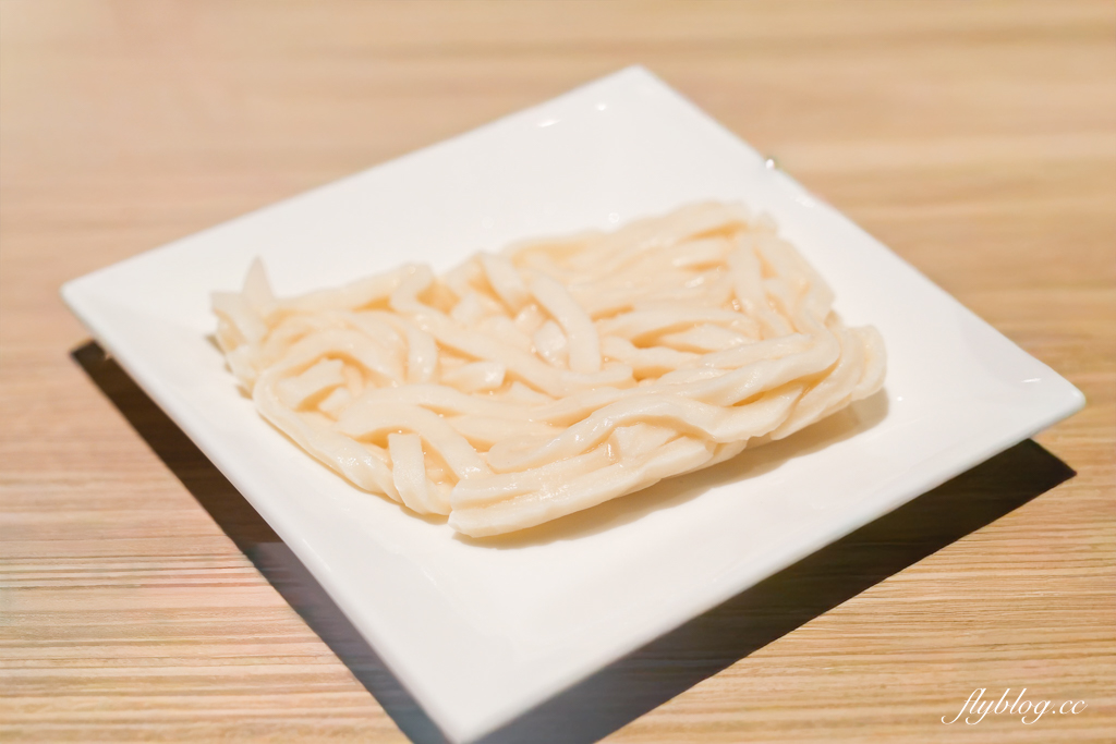台中北屯｜老沙茶潮汕火鍋．食材有水準價位偏高，海鮮和肉品都很新鮮 @飛天璇的口袋