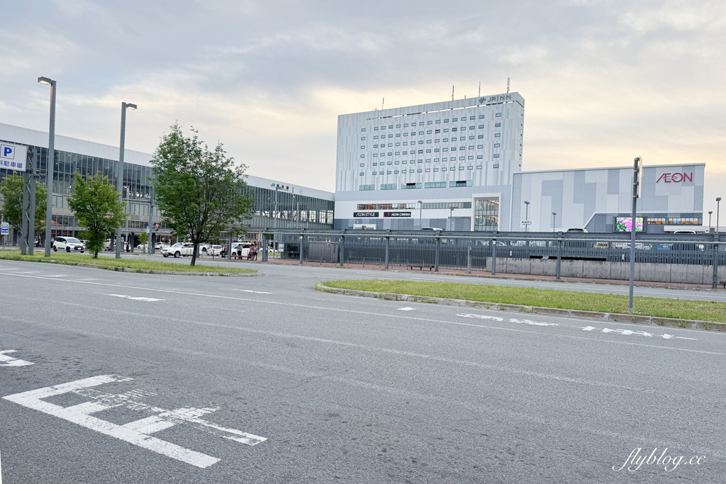 日本北海道｜東橫INN 北海道旭川站東口．旭川車站步行5分鐘，對面就是租車公司 @飛天璇的口袋