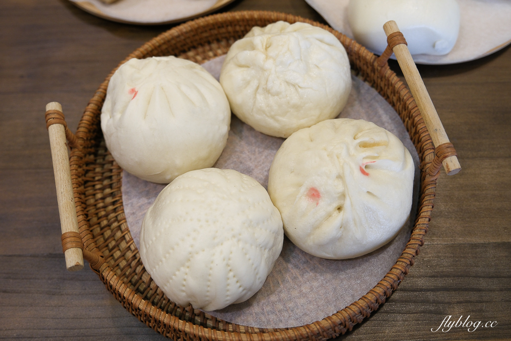 台中北屯｜寶島肉包．從餐車到實體店面，一顆20元的排隊肉包 @飛天璇的口袋