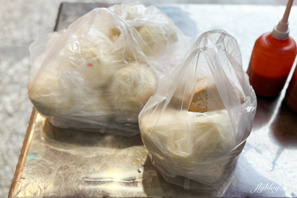 台中北屯｜寶島肉包．從餐車到實體店面，一顆20元的排隊肉包 @飛天璇的口袋