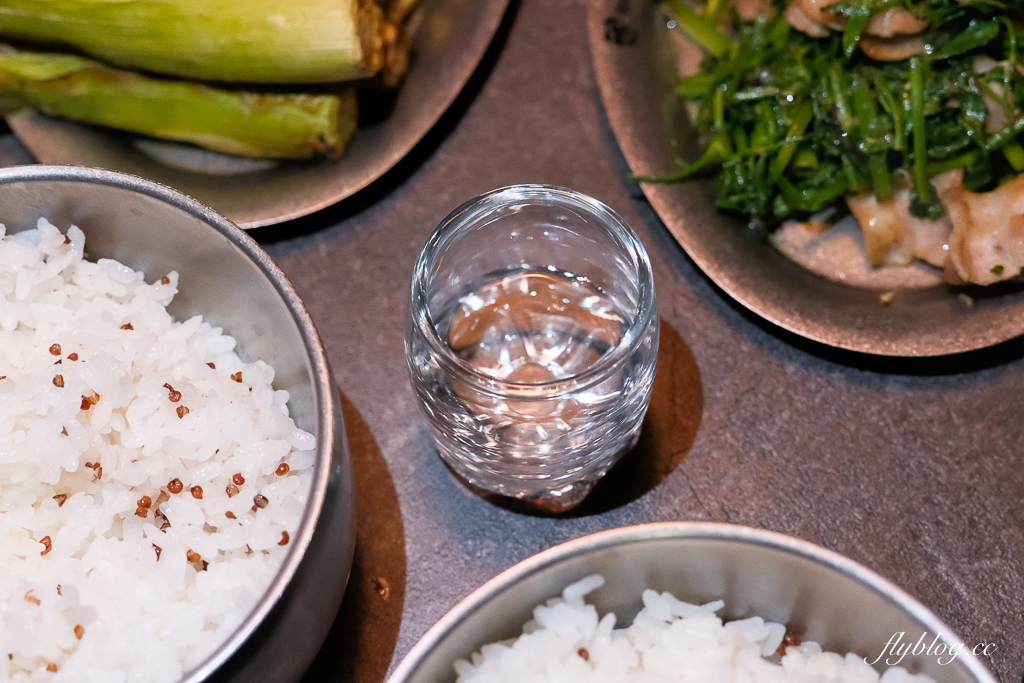 台中西區|聖水洞水芹燒酒屋.台中第一間水芹料理餐廳,很有韓國街頭餐廳氛圍感 @飛天璇的口袋 台中西區|聖水洞水芹燒酒屋.台中第一間水芹料理餐廳,很有韓國街頭餐廳氛圍感 @飛天璇的口袋