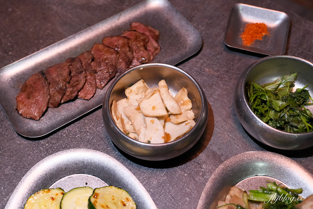 台中西區｜聖水洞水芹燒酒屋．台中第一間水芹料理餐廳，很有韓國街頭餐廳氛圍感 @飛天璇的口袋