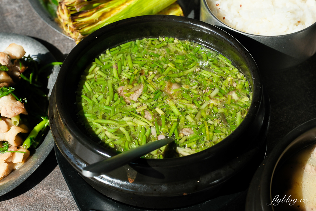 台中西區｜聖水洞水芹燒酒屋．台中第一間水芹料理餐廳，很有韓國街頭餐廳氛圍感 @飛天璇的口袋