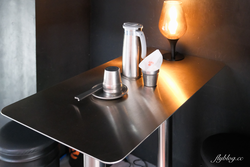 台中西區｜聖水洞水芹燒酒屋．台中第一間水芹料理餐廳，很有韓國街頭餐廳氛圍感 @飛天璇的口袋