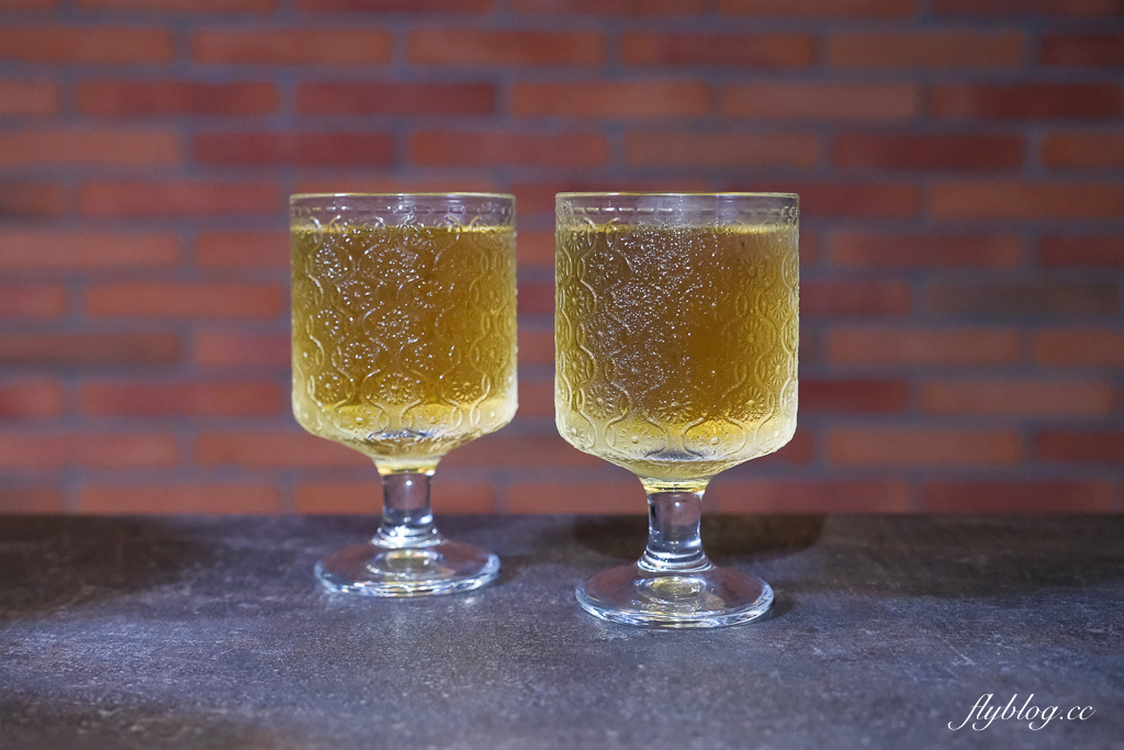 台中西區｜聖水洞水芹燒酒屋．台中第一間水芹料理餐廳，很有韓國街頭餐廳氛圍感 @飛天璇的口袋