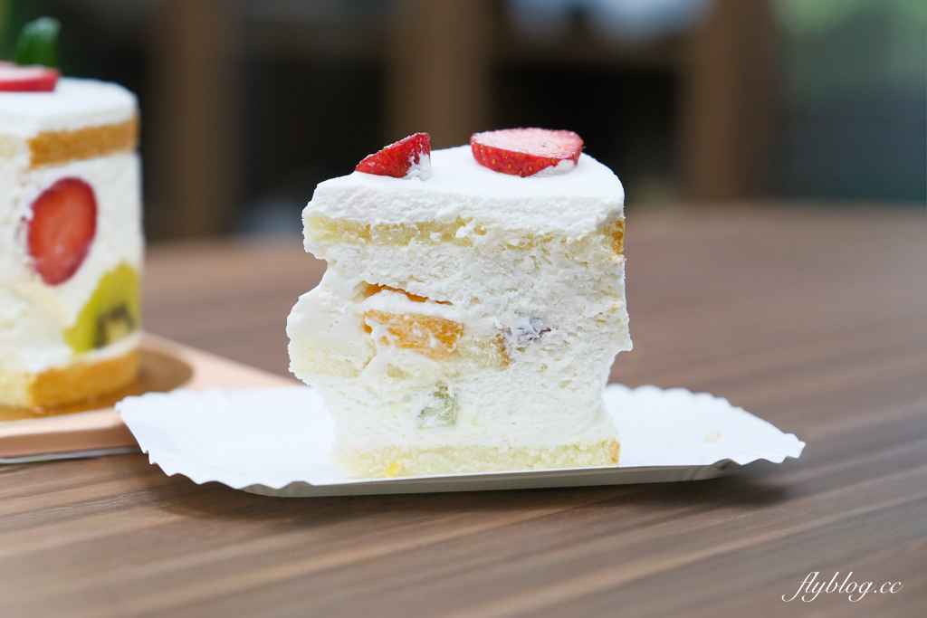 台中西區｜Mum Mum蛋糕 饅饅好食．來自新竹的人氣甜點，媒體評比傳統蛋糕冠軍 @飛天璇的口袋