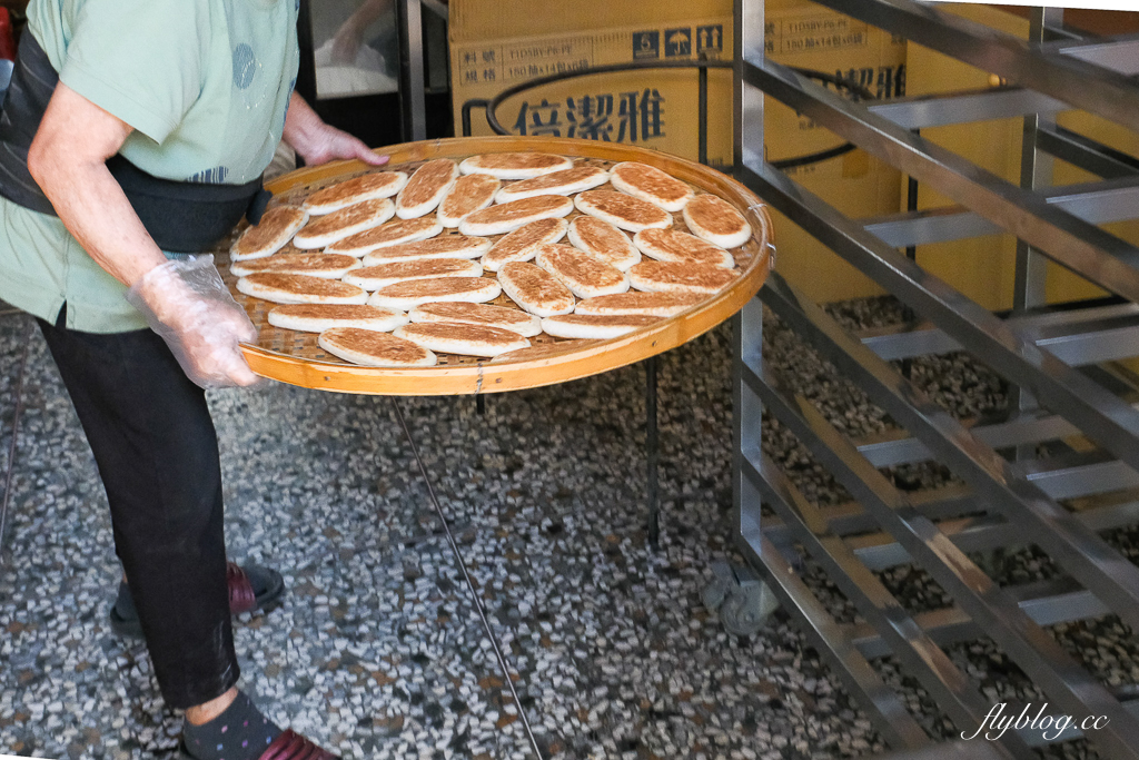 彰化埔鹽｜素食老兵牛舌餅．一天只賣4小時，排隊也要買的牛舌餅 @飛天璇的口袋