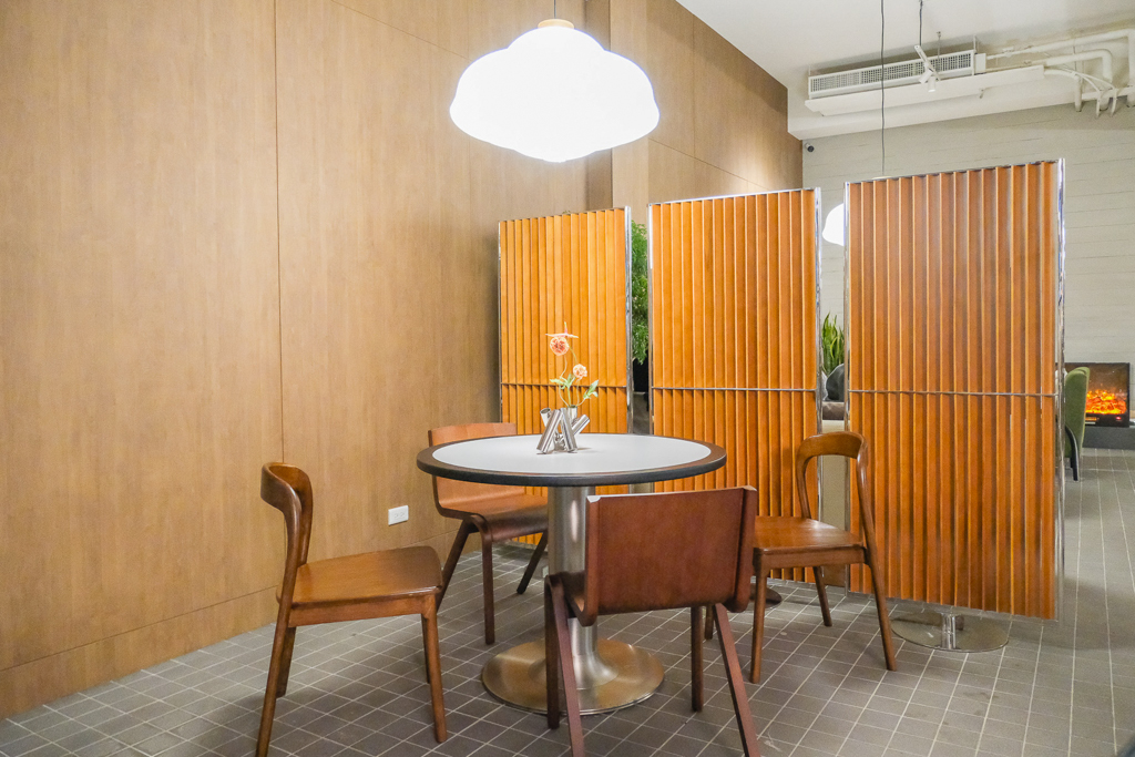 台中北屯｜Phase Coffee Roasters 水湳店．台中質早午餐咖啡館，結合Dum Dum麵包 @飛天璇的口袋