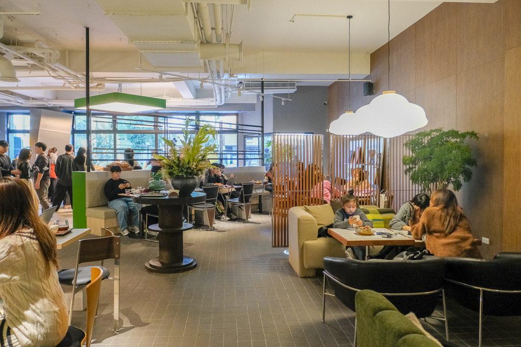 台中北屯｜Phase Coffee Roasters 水湳店．台中質早午餐咖啡館，結合Dum Dum麵包 @飛天璇的口袋