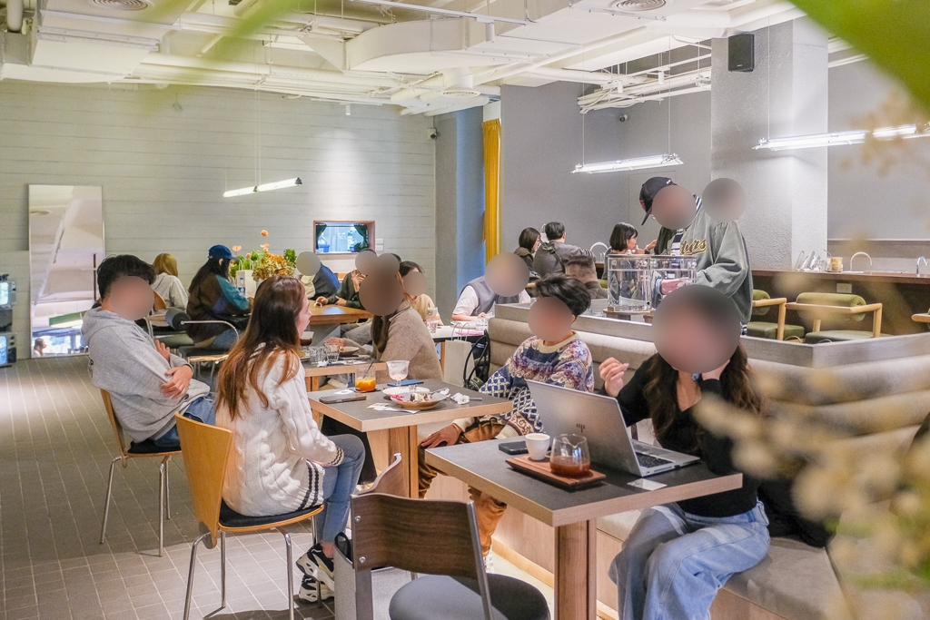 台中北屯｜Phase Coffee Roasters 水湳店．台中質早午餐咖啡館，結合Dum Dum麵包 @飛天璇的口袋