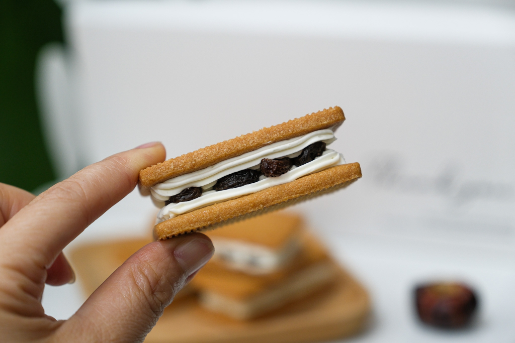 【2026台中年節禮盒】松鼠私藏甜點.台灣專屬的純土鳳梨酥美味,北海道風情的萊姆葡萄夾心餅乾 @飛天璇的口袋 【2026台中年節禮盒】松鼠私藏甜點.台灣專屬的純土鳳梨酥美味,北海道風情的萊姆葡萄夾心餅乾 @飛天璇的口袋