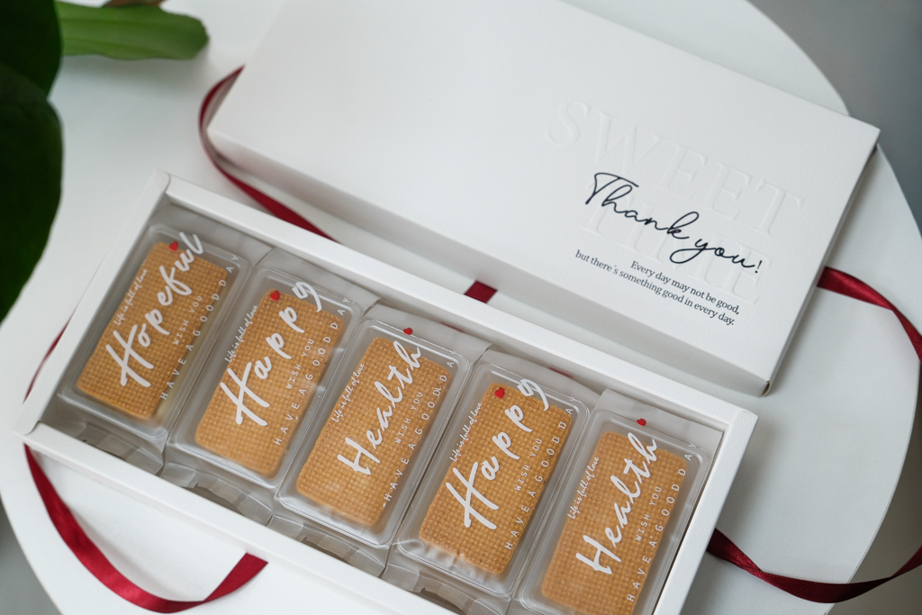 【2026台中年節禮盒】松鼠私藏甜點．台灣專屬的純土鳳梨酥美味，北海道風情的萊姆葡萄夾心餅乾 @飛天璇的口袋