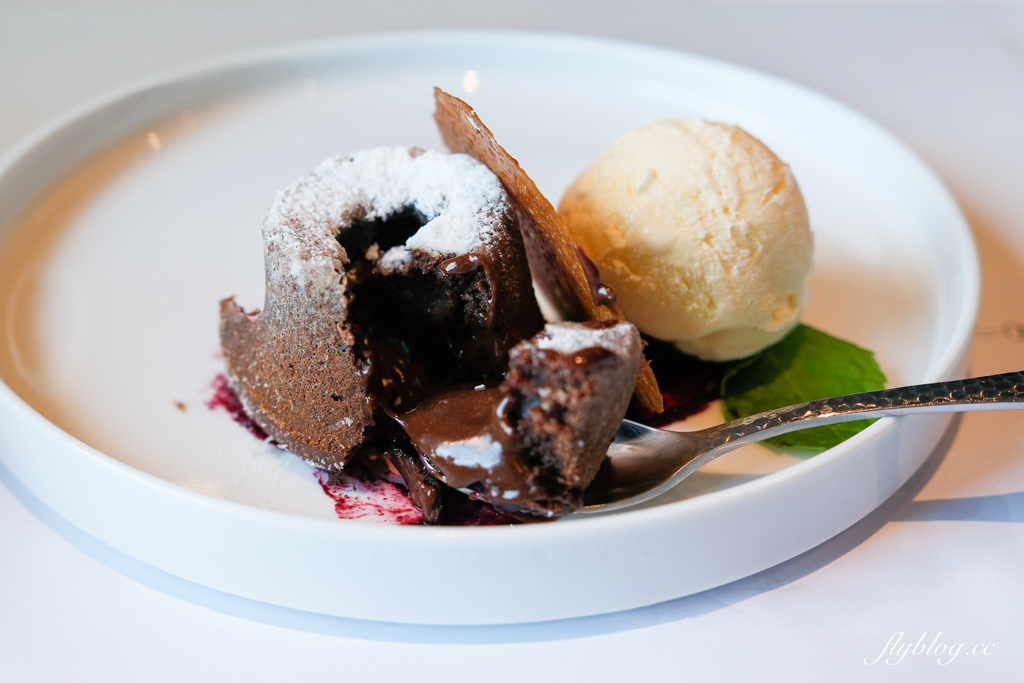 台中西屯｜雅室牛排 台中七期店．30年老字號牛排餐廳，商業午餐680元起 @飛天璇的口袋