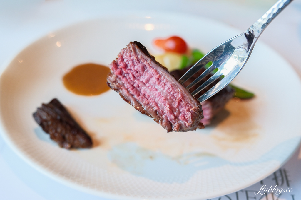 台中西屯｜雅室牛排 台中七期店．30年老字號牛排餐廳，商業午餐680元起 @飛天璇的口袋