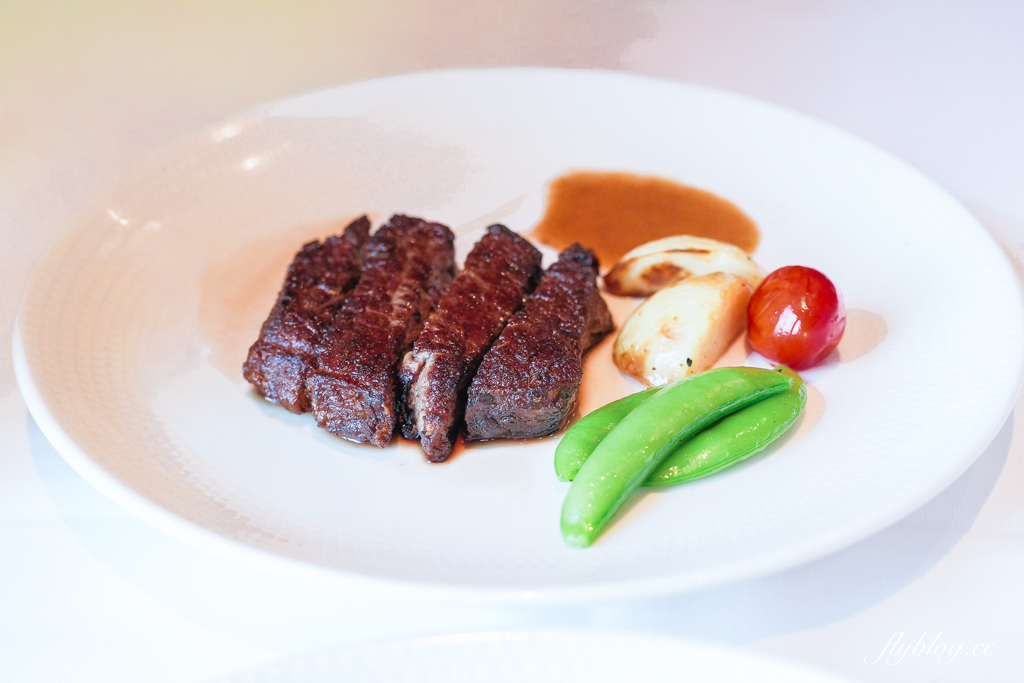 台中西屯｜雅室牛排 台中七期店．30年老字號牛排餐廳，商業午餐680元起 @飛天璇的口袋