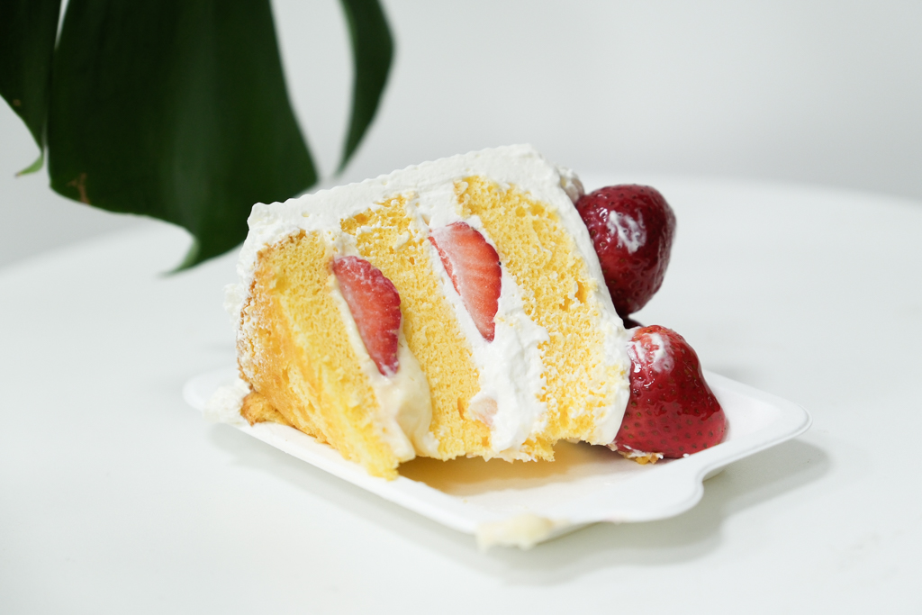 台中西屯｜亞森洋果子．台灣500甜推薦，勇奪4甜蜂蜜蛋糕，1甜草莓鮮奶油蛋糕 @飛天璇的口袋