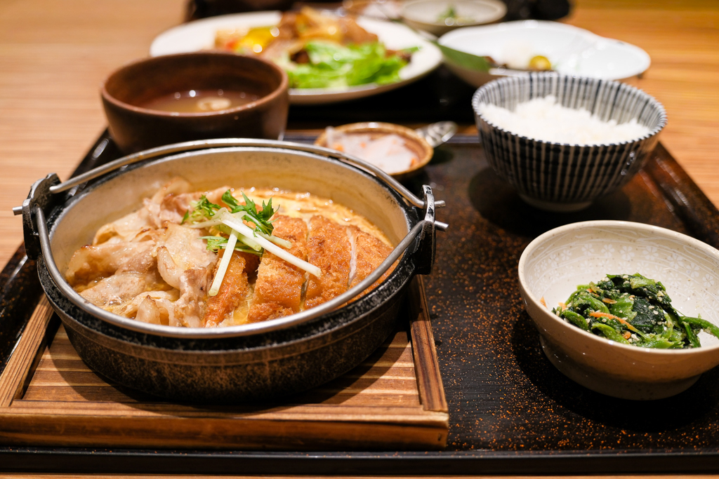 【台中美式餐廳】艾可先生漢堡餐廳 Echo Burger。10/20~10/28爵士音樂節期間點漢堡套餐送炸雞 @飛天璇的口袋