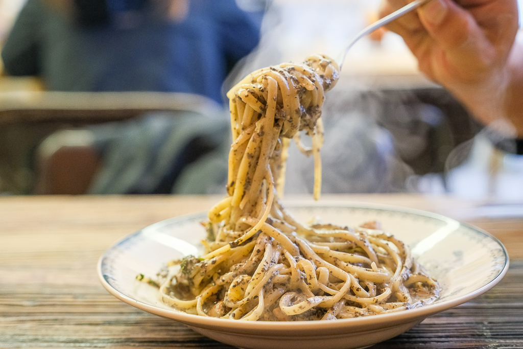 台中西區｜吃。東西．台中高評價義大利麵，一天只營業5個小時 @飛天璇的口袋