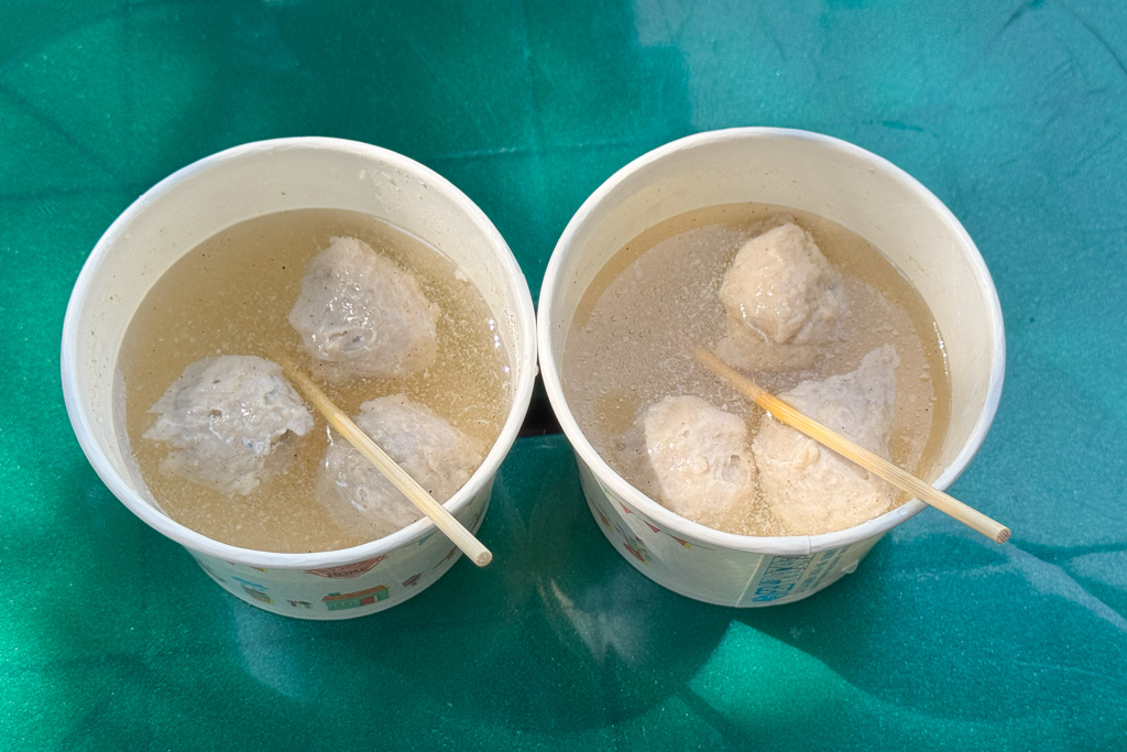 台中北屯｜大坑九號步道魚丸伯．魚丸湯一碗10元，免費加湯超佛心 @飛天璇的口袋